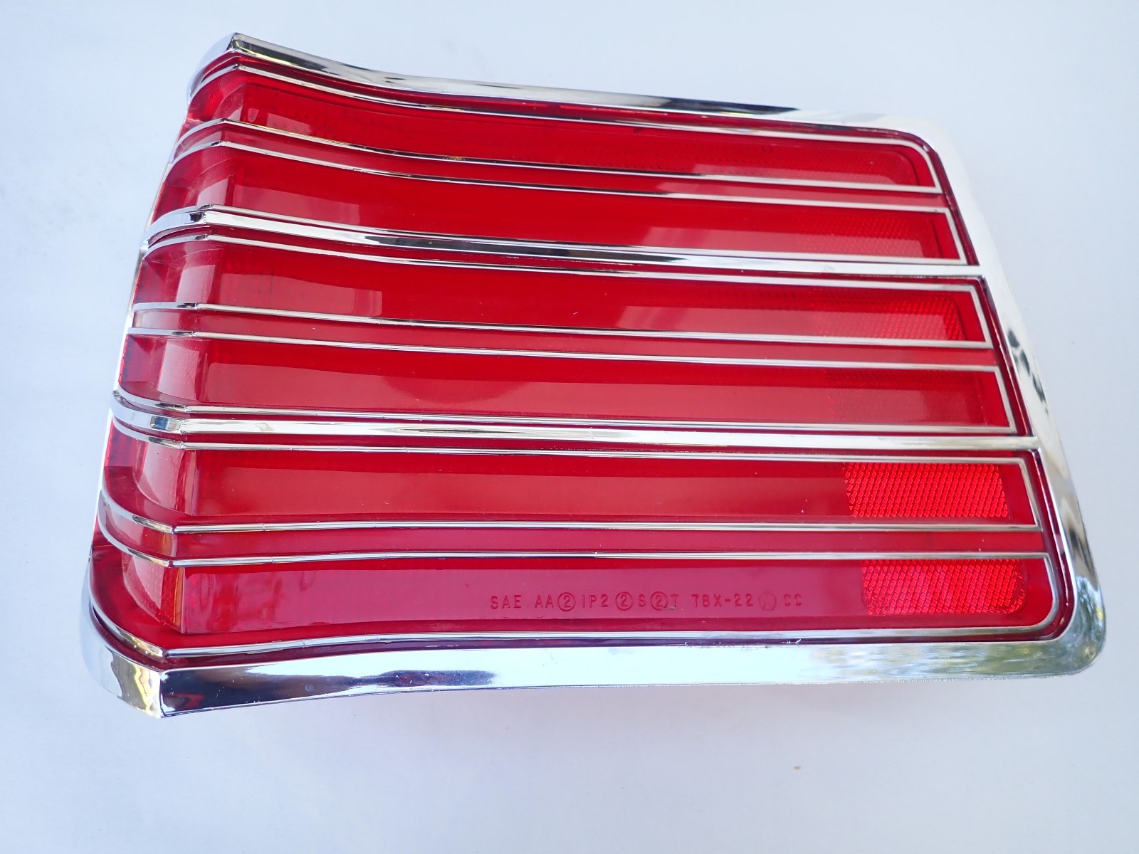 NOS 1978 Dodge Magnum XE LH Tail Light Lens Mopar # 4076215 NOS 1978 Dodge Magnum XE LH Tail Light Lens Mopar # 4076215
