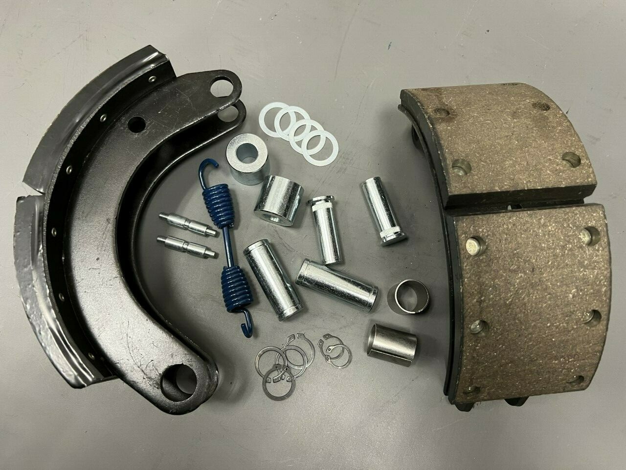 040-165-01,  12.25 x 5,  12k  Replacement Trailer Air Brake Shoe Kit