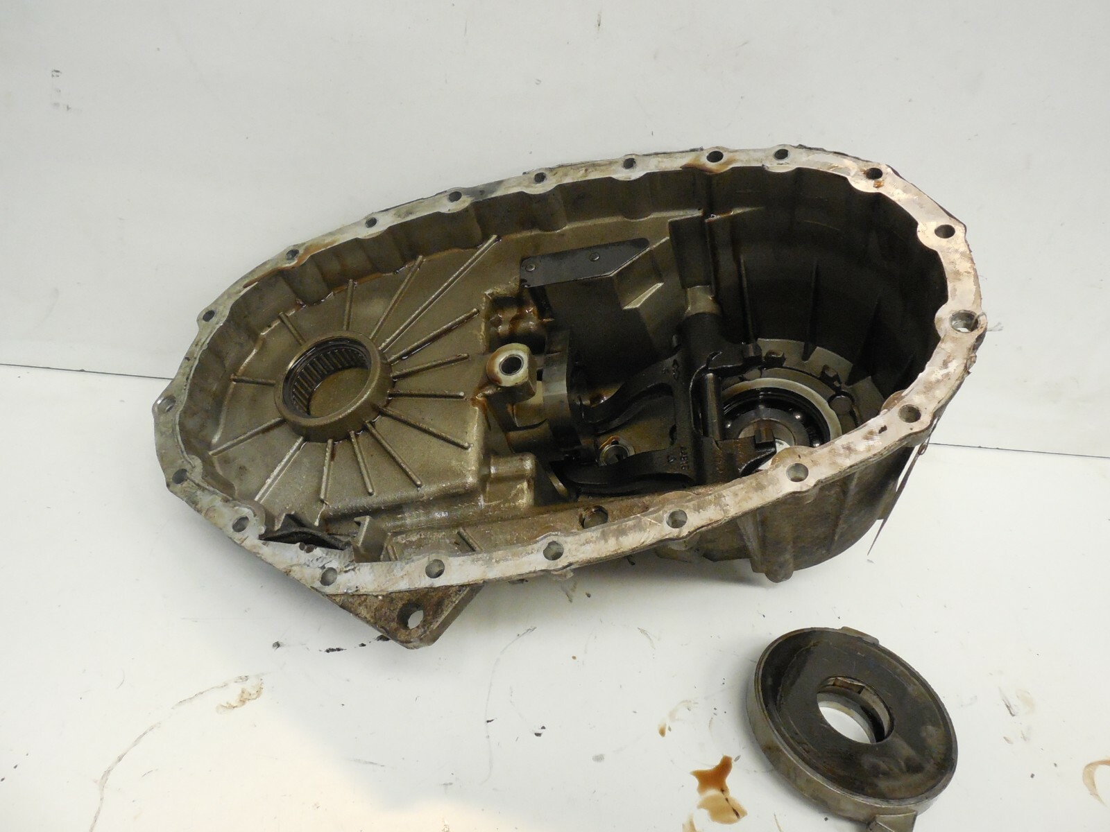 04-10 Volkswagen Touareg Outer Transfer Case Housing Half 0AD341012 Cayenne Q7