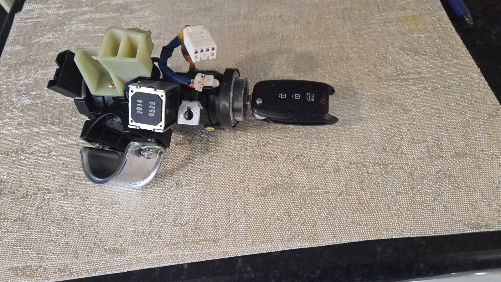 2014 Kia Optima Ignition Switch Lock Cylinder Housing W/ Key OEM