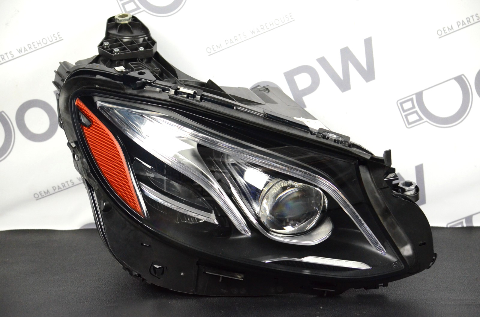 Perfect 2017-2020 Mercedes E Class E 300 W213 Adaptive LED Headlight Right OEM Perfect 2017-2020 Mercedes E Class E 300 W213 Adaptive LED Headlight Right OEM