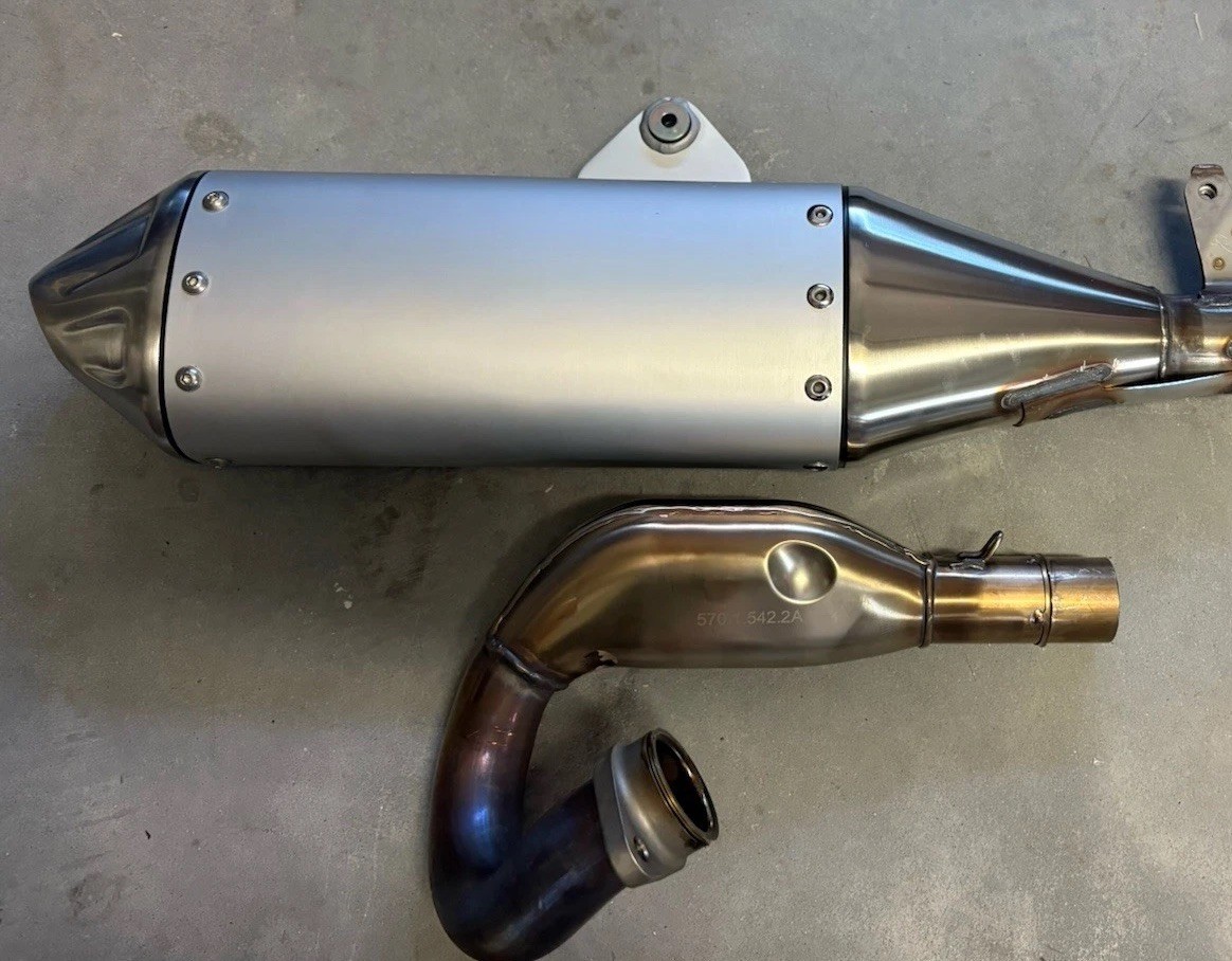 2025/26 Ducati DESMO 450 MX OEM Exhaust Manifold & Silencer 57015422A 57316193A