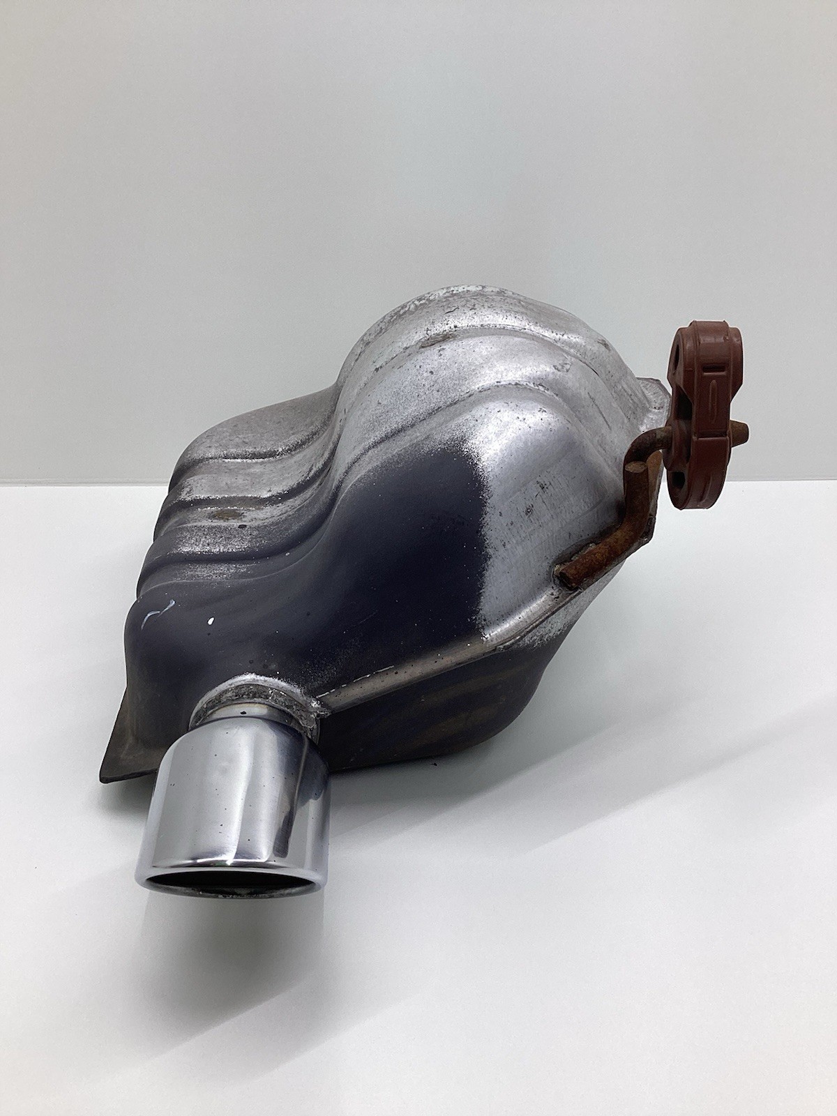 14-20 Jeep Grand Cherokee 3.6 Rear Exhaust System Muffler For Single Exit OEM 14-20 Jeep Grand Cherokee 3.6 Rear Exhaust System Muffler For Single Exit OEM