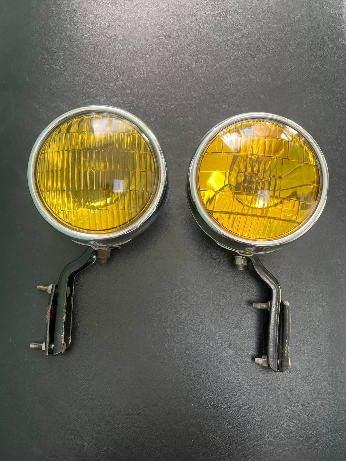 PAIR Vintage GUIDE 5-3/4 2002-E FOG LAMPS w BRACKETS Lights GM Chevrolet Buick PAIR Vintage GUIDE 5-3/4 2002-E FOG LAMPS w BRACKETS Lights GM Chevrolet Buick