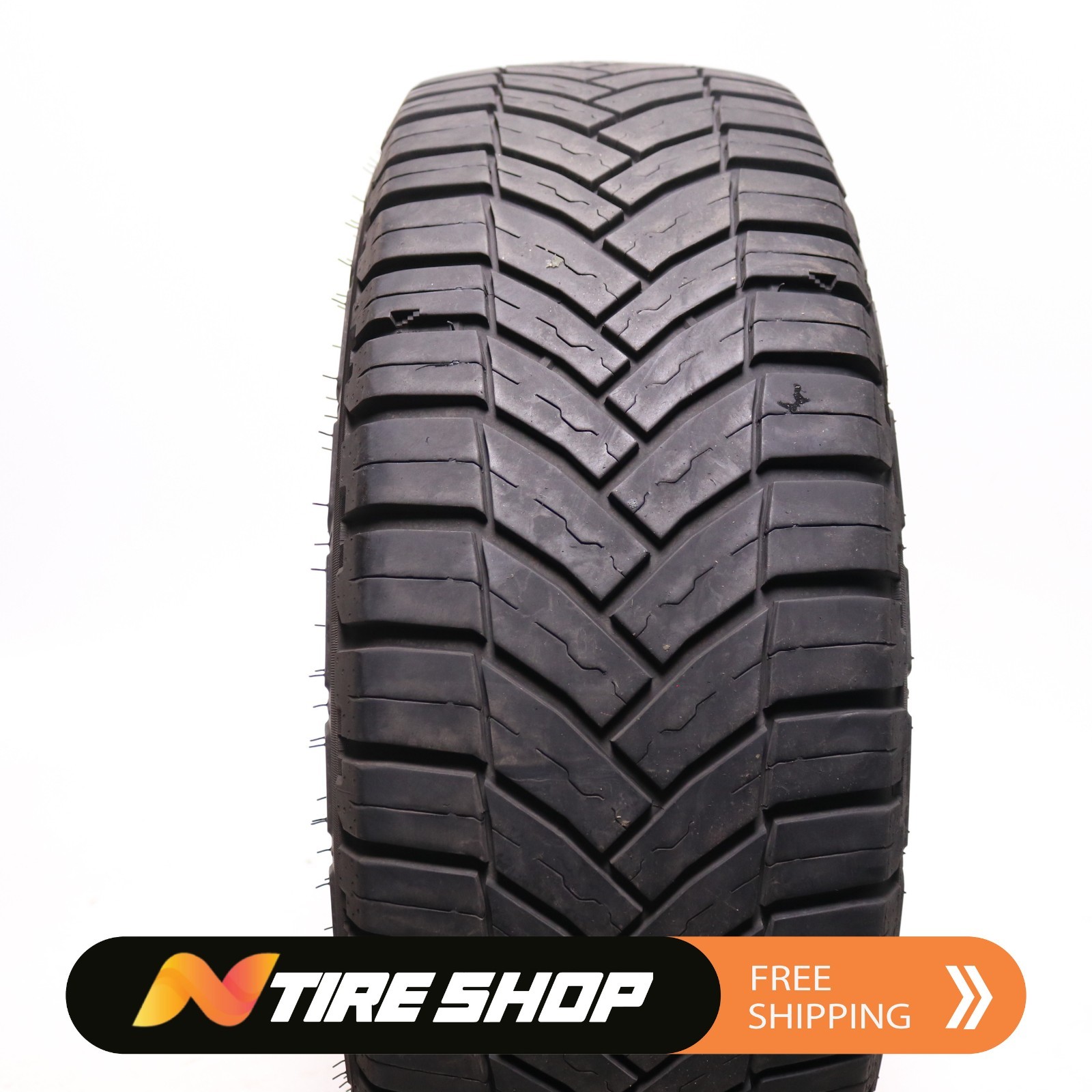 Set of 2 Used 235/65R16C Michelin Agilis CrossClimate - 121/119R - 7.5-8.5/32 Set of 2 Used 235/65R16C Michelin Agilis CrossClimate - 121/119R - 7.5-8.5/32