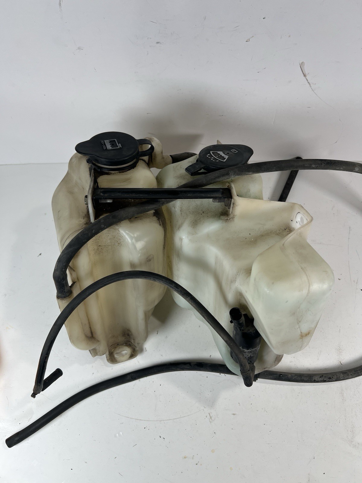 FLUID TANK BOTTLE Wash Reservoir With Integrated Washer And Coolant Tank Fits 07