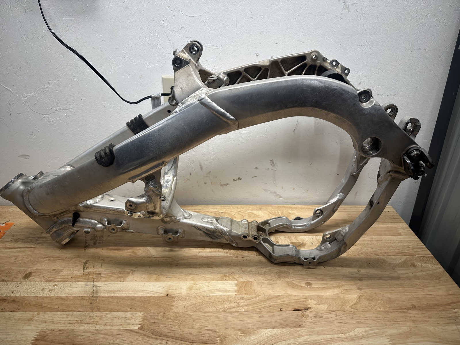 2014 RMZ250 Frame OEM Main Frame Chassis 41100-49H20 Suzuki RMZ 250 2013-2015 2014 RMZ250 Frame OEM Main Frame Chassis 41100-49H20 Suzuki RMZ 250 2013-2015