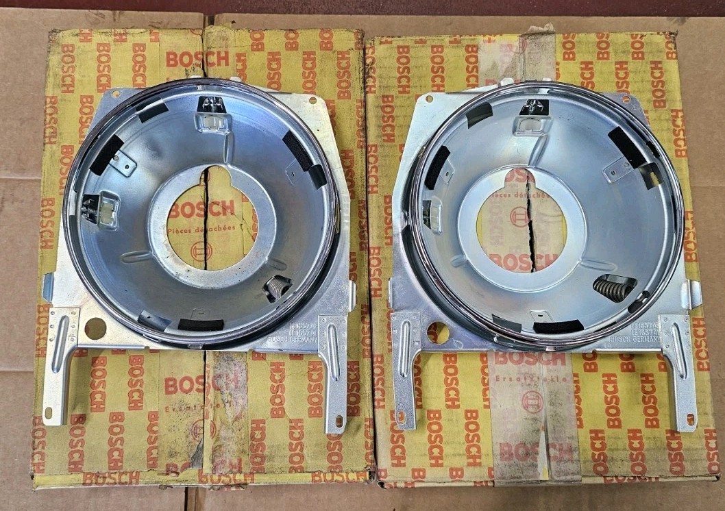 2x NOS 1968 1976 Mercedes W114 W115 Headlight Lamp Mount Bracket 280 280C