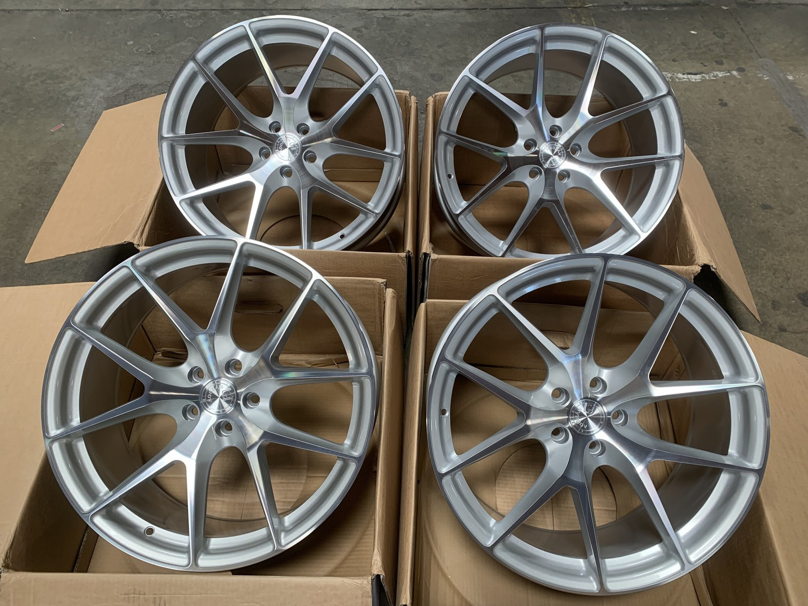 20x9 F +30 | 20x10.5 R +35 | Aodhan AFF07 5x112 Gloss Silver Wheels (Used Set)