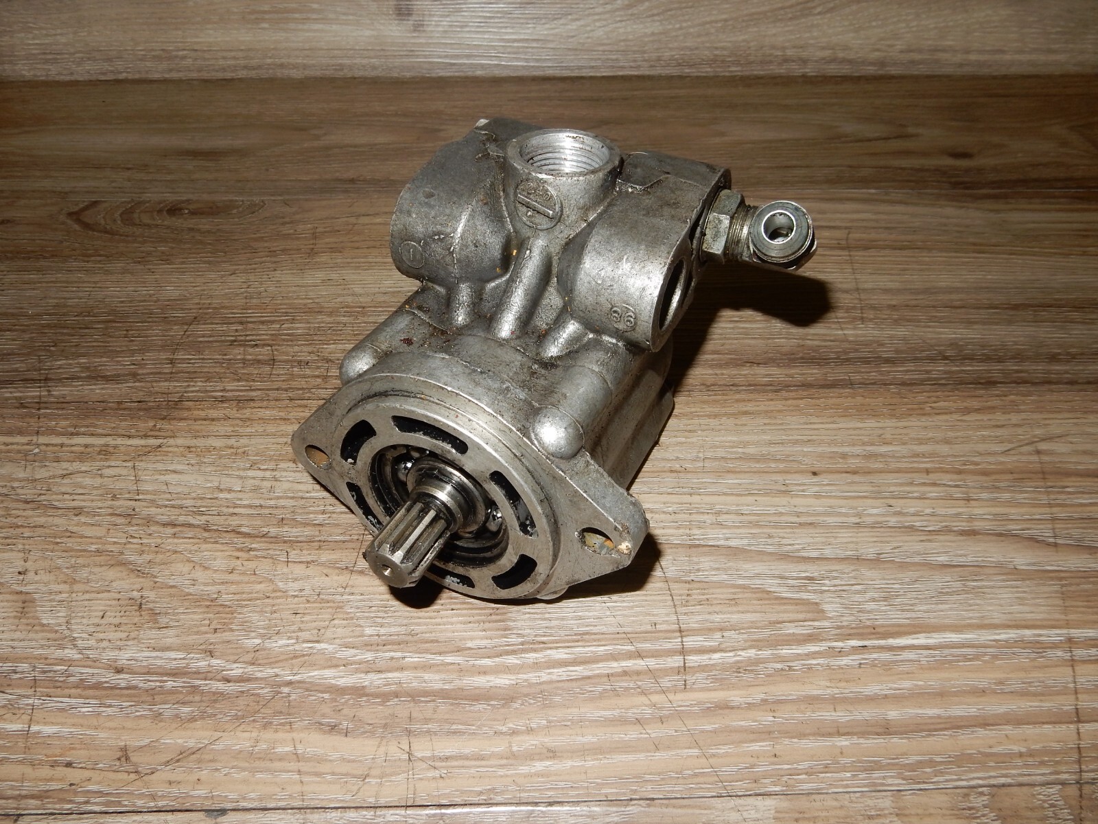 GENUINE TRW 14-19269-000 POWER STEERING PUMP (PS251615L102 / PS221615L102) OEM GENUINE TRW 14-19269-000 POWER STEERING PUMP (PS251615L102 / PS221615L102) OEM