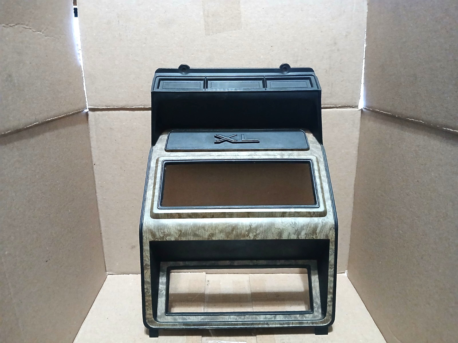1980- 1986 OEM Ford F-150  F-250 Audio & Temp Control Trim Bezel (woodgrain)