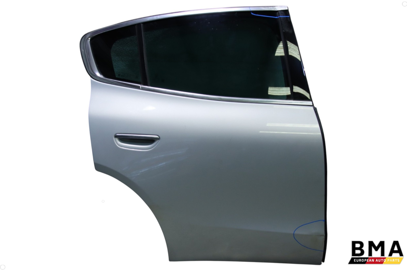 *Damaged* Maserati Grecale Rear Right Door Shell Assembly 2023 - 2026 OEM *Damaged* Maserati Grecale Rear Right Door Shell Assembly 2023 - 2026 OEM