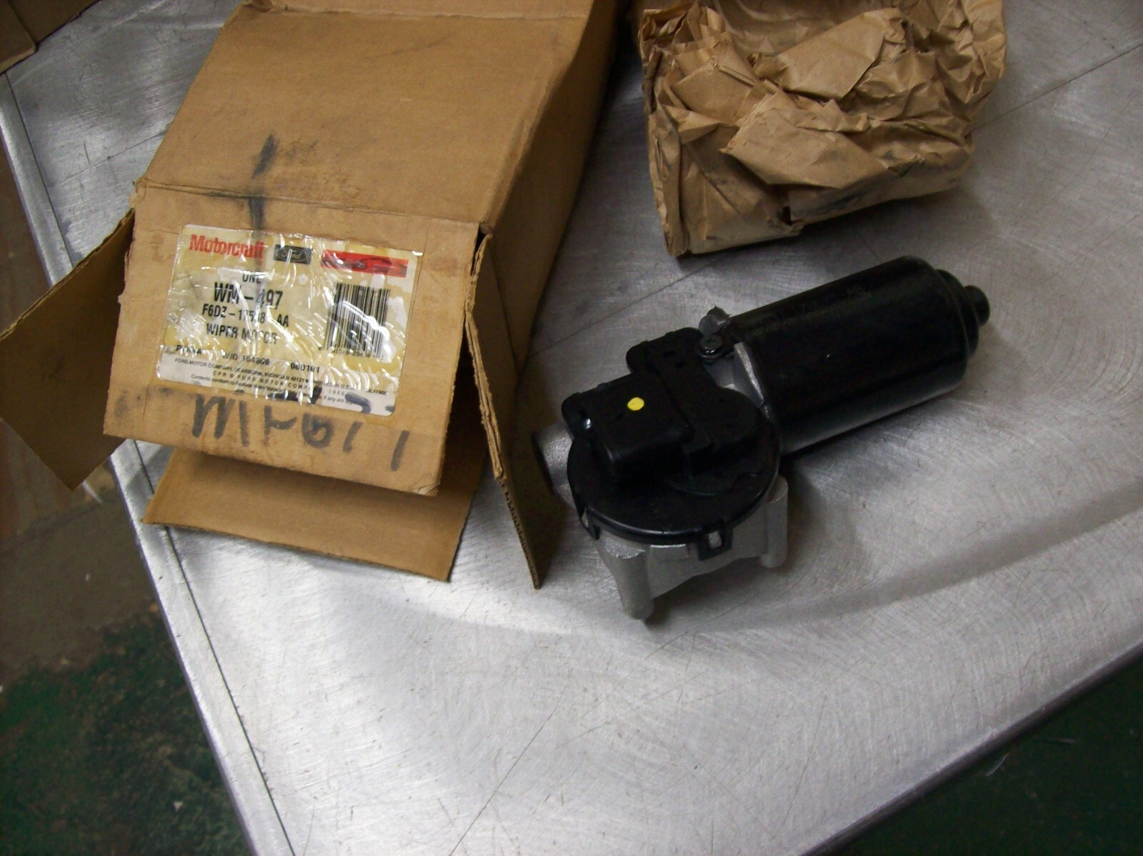 Ford  Genuine OEM NOS Wiper Motor Motorcraft WM-497
