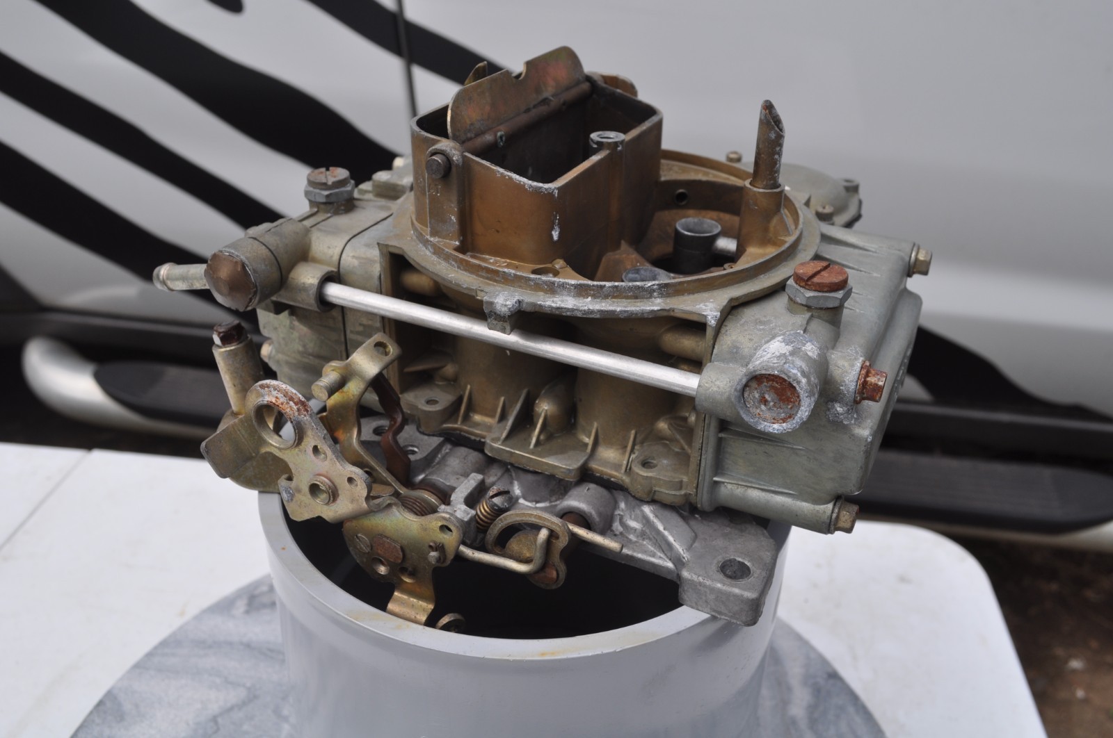 VINTAGE HOLLEY FOUR BARREL CARBURETOR List 9834-1 VINTAGE HOLLEY FOUR BARREL CARBURETOR List 9834-1