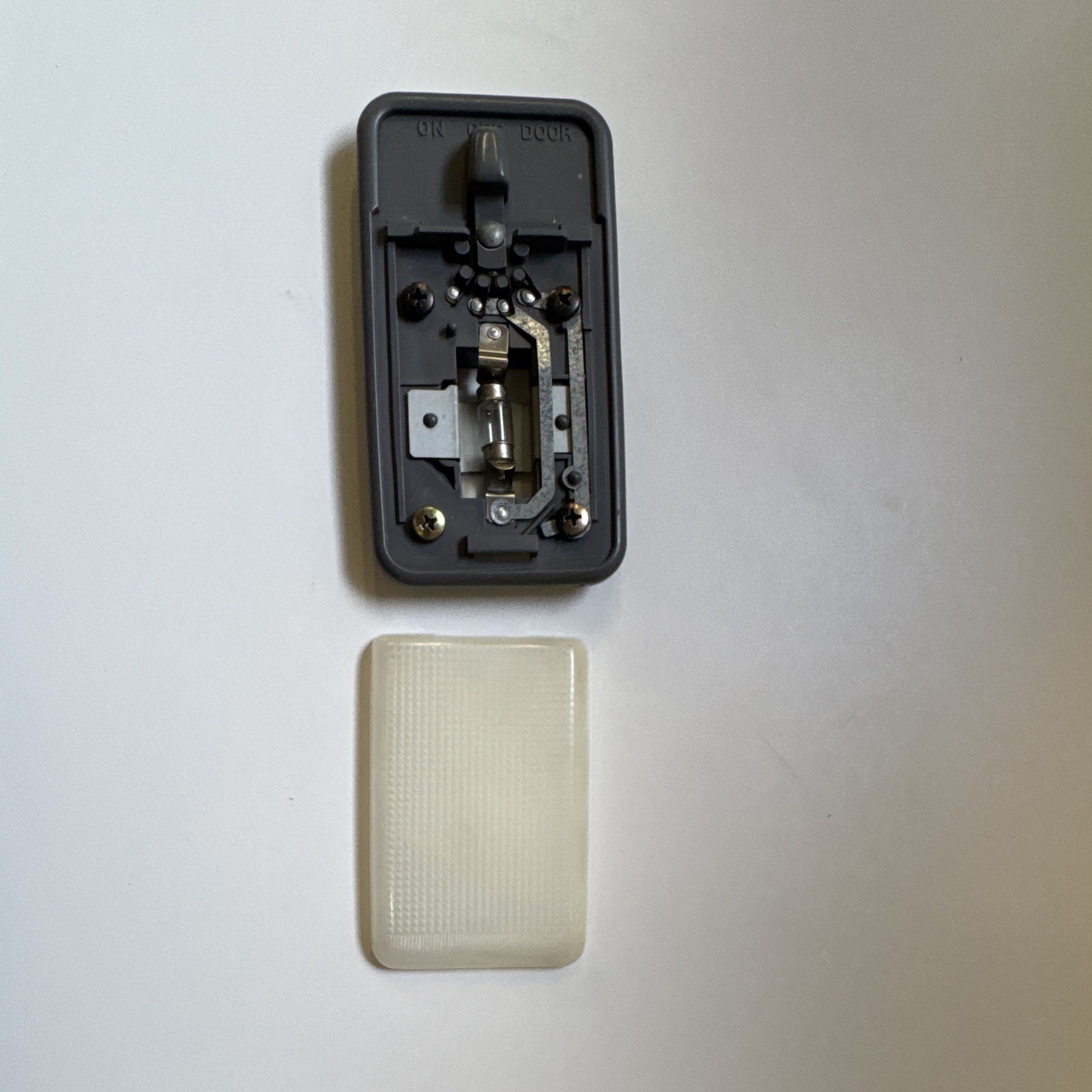 1990-1995 Toyota 4Runner Cabin Light