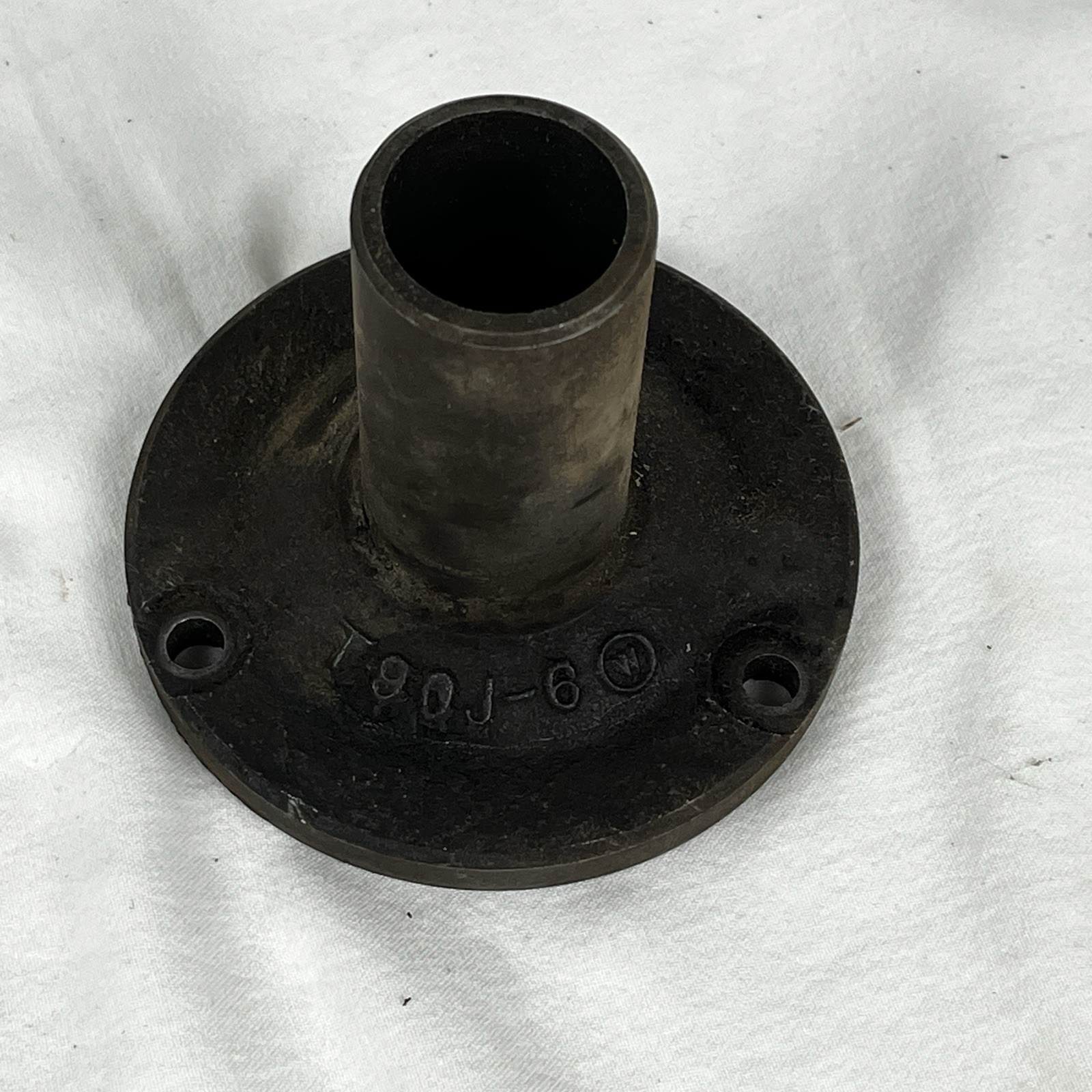 Jeep T90J-6 Input Bearing Retainer Borg Warner Spicer T90