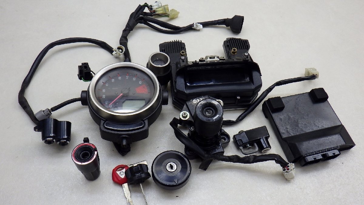 Yamaha Genuine Meter ECU Main Switch Key Set - for VMAX 1700 RP22J Used