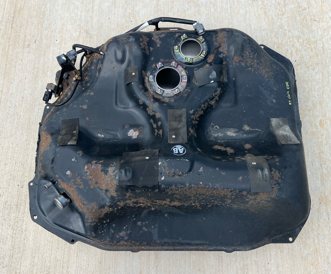1996-1998 HONDA CIVIC COUPE & SEDAN GASOLINE GAS FUEL TANK ASSEMBLY OEM