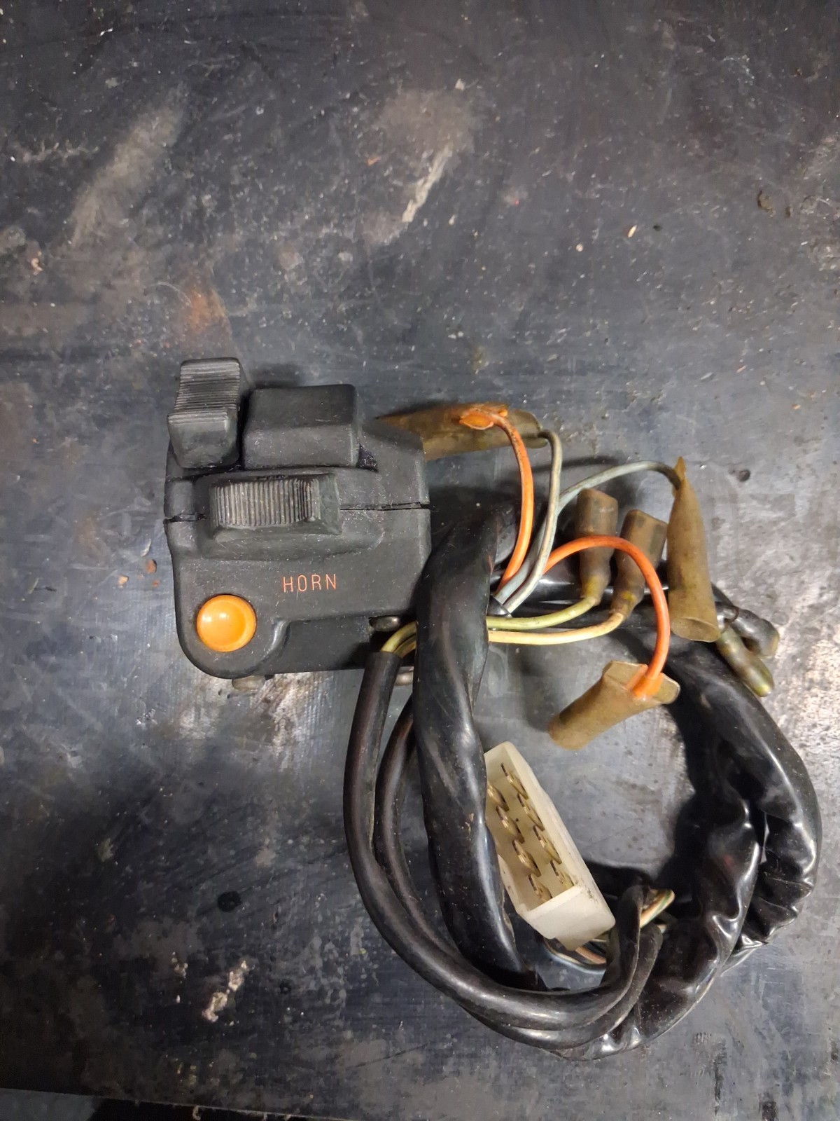 1979 HONDA CBX1000 SUPER SPORT LEFT CONTROL HORN LIGHTS SIGNAL SWITCH 1979 HONDA CBX1000 SUPER SPORT LEFT CONTROL HORN LIGHTS SIGNAL SWITCH