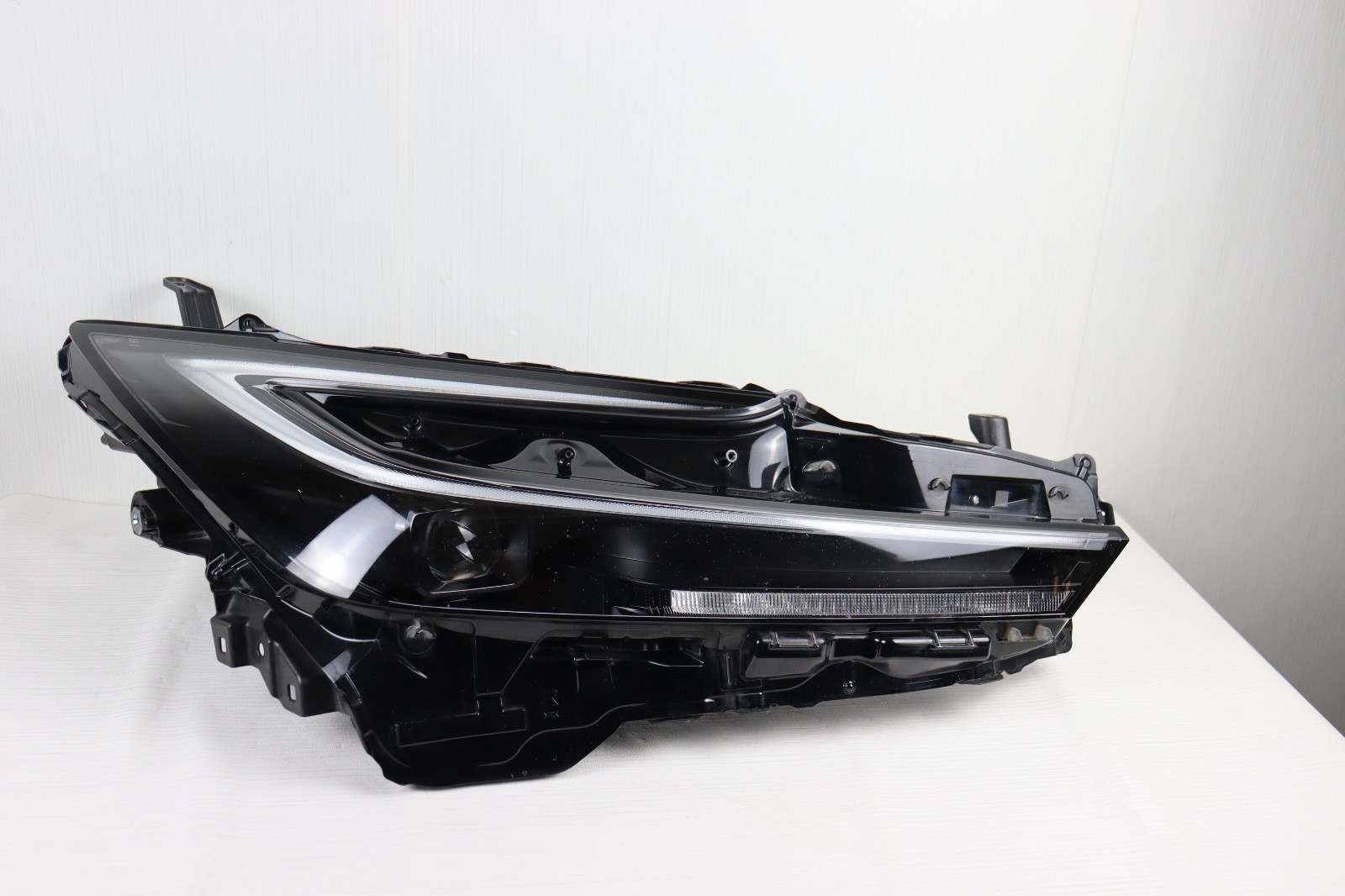 NICE  2023-2025 TOYOTA PRIUS RH PASSENGER SIDE FULL LED HEADLIGHT OEM,TESTED