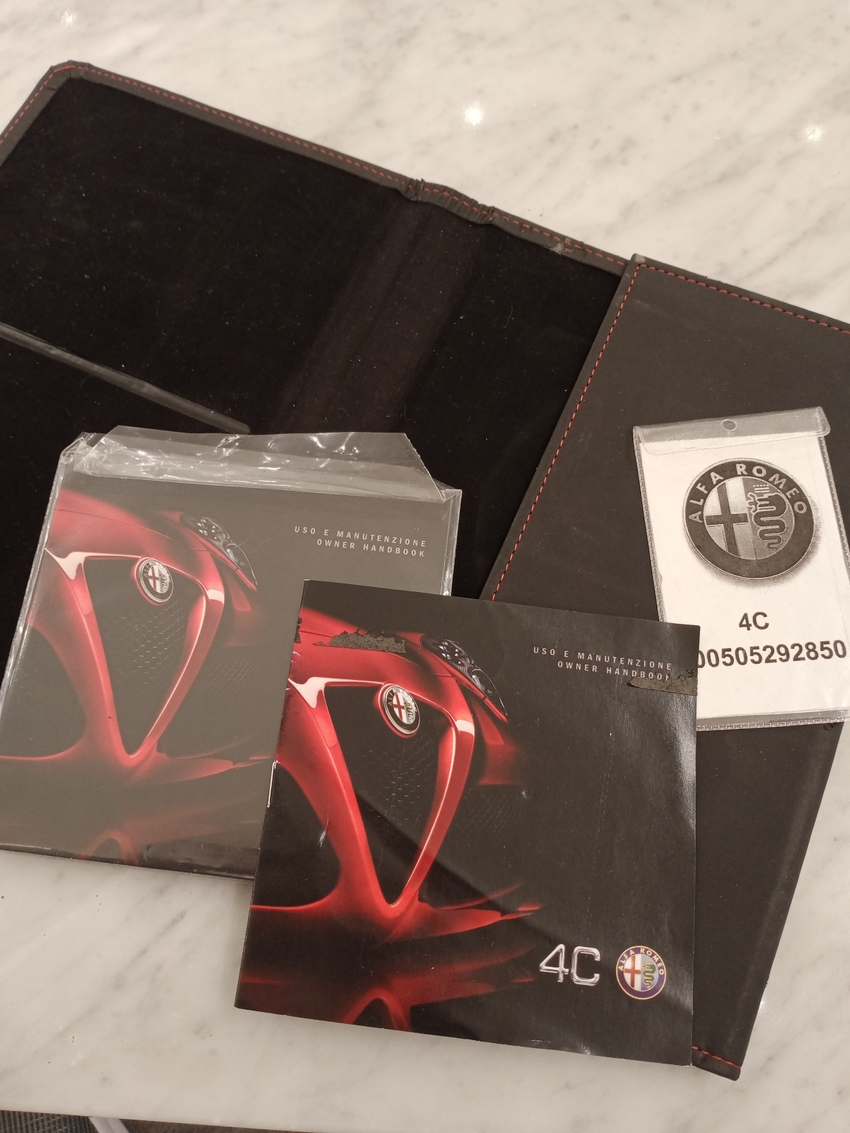 Alfa Romeo 4C Launch Edition folder + instructions manual CD DVD RARE NO RESERVE Alfa Romeo 4C Launch Edition folder + instructions manual CD DVD RARE NO RESERVE