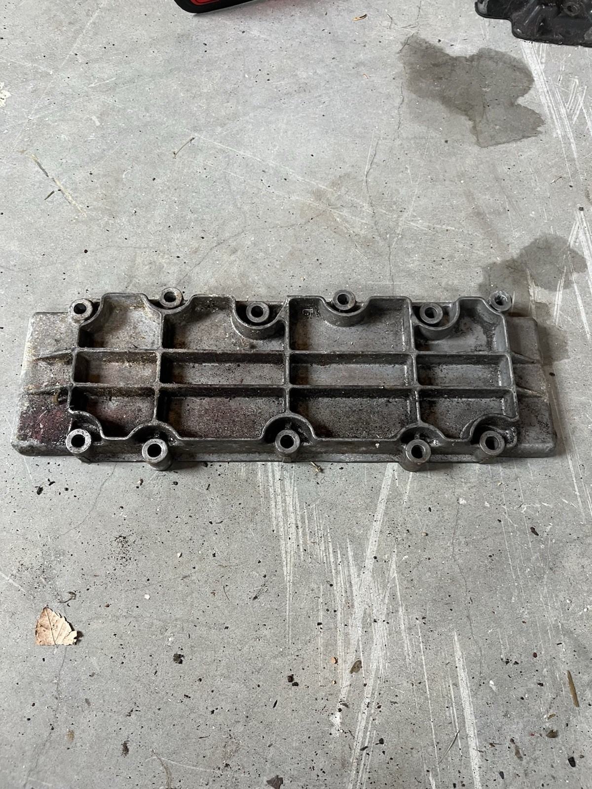 1984-1989 Porsche 911 930 Carrera Lower Valve Cover 93010511605 9301051160R 1984-1989 Porsche 911 930 Carrera Lower Valve Cover 93010511605 9301051160R