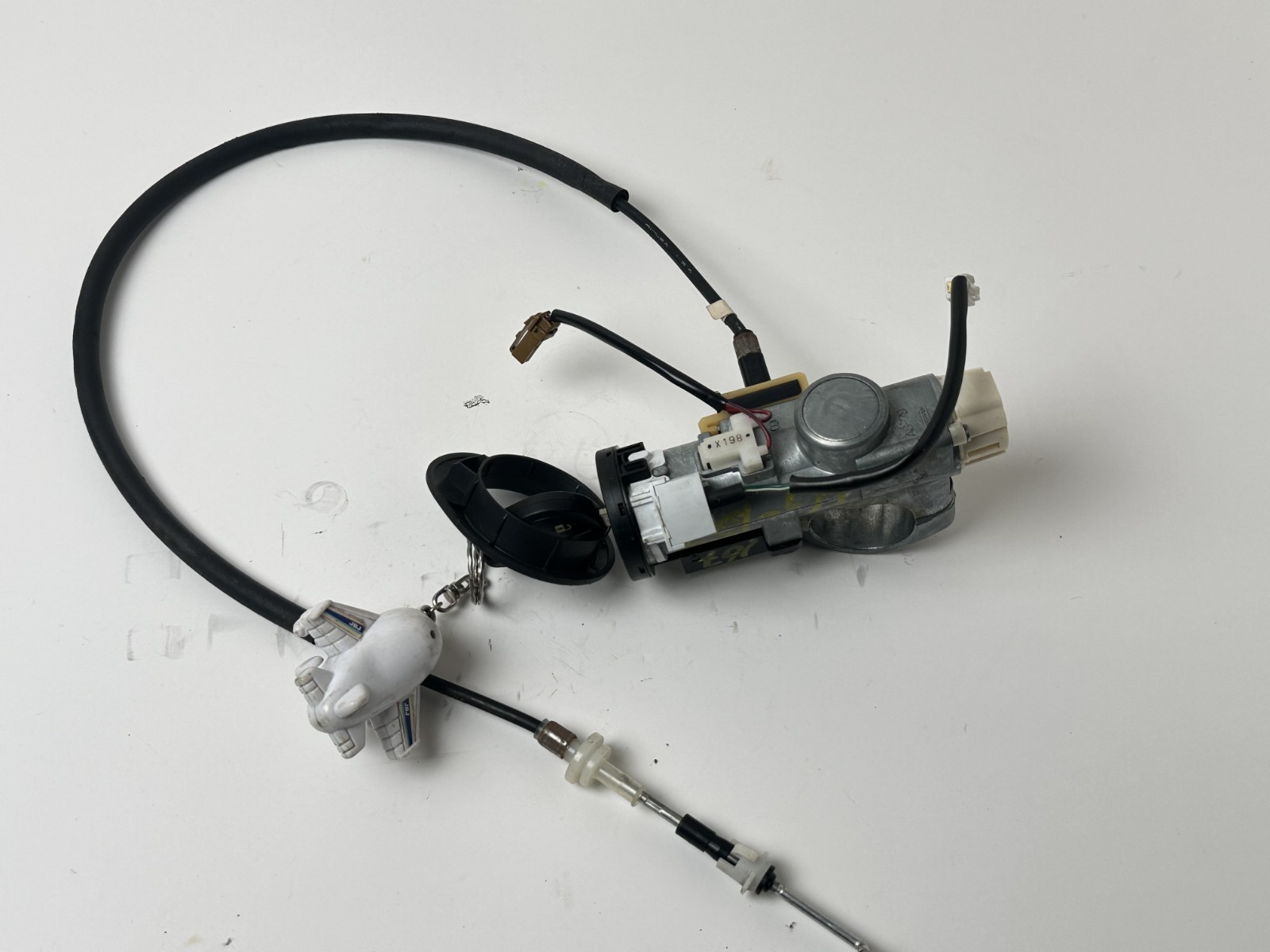 2008-2013 NISSAN ROGUE IGNITION SWITCH LOCK CYLINDER W/KEY OEM D8700-CF4AA