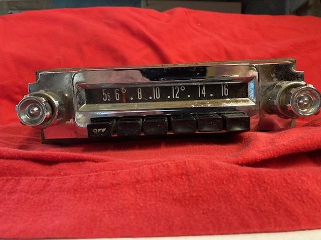 VINTAGE CAR RADIO 50s- 1960S AMERICAN MOTORS CHEVROLET FORD 15C560085 VINTAGE CAR RADIO 50s- 1960S AMERICAN MOTORS CHEVROLET FORD 15C560085