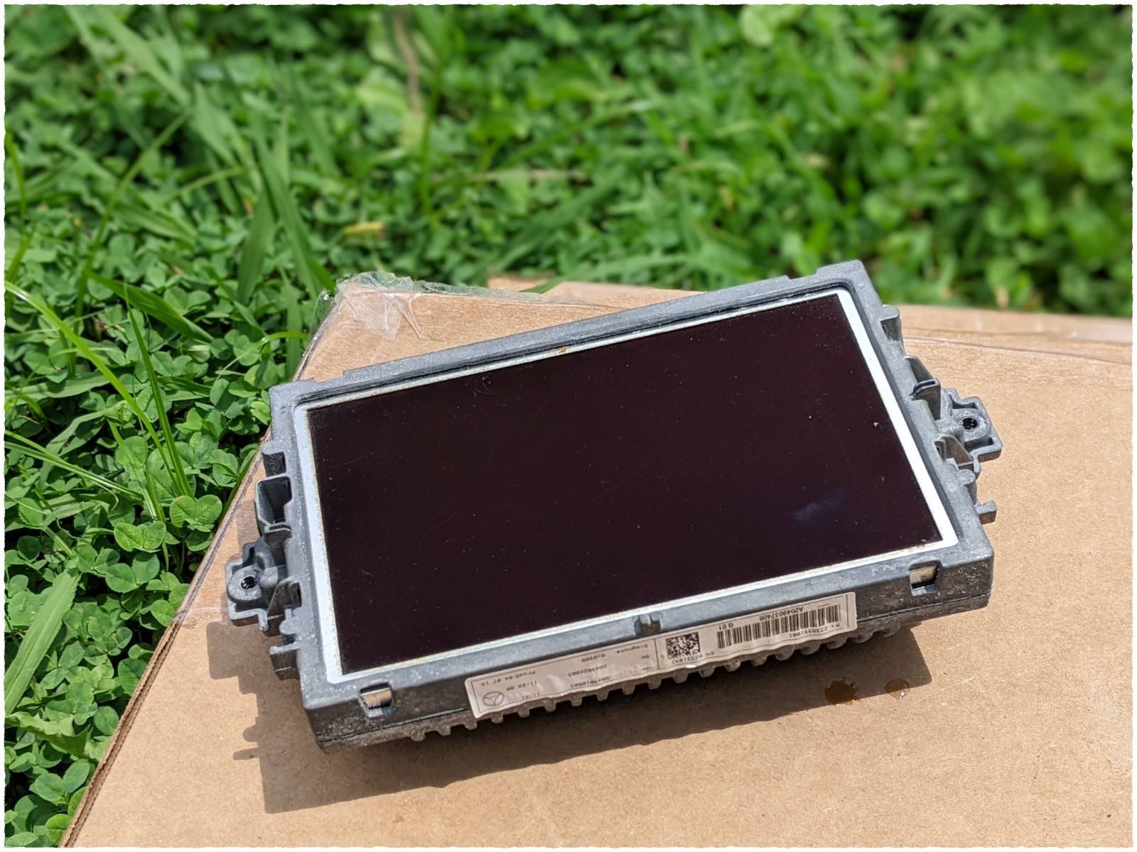 12-15 Mercedes-Benz C300 C250 Navigation Display Screen Silver OEM 2335591001