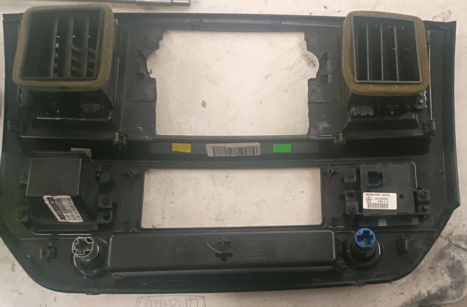 Oem Nice 2006 - 2009 DODGE RAM WOODGRAIN CENTER DASH BEZEL SURROUND LARAMIE Oem Nice 2006 - 2009 DODGE RAM WOODGRAIN CENTER DASH BEZEL SURROUND LARAMIE