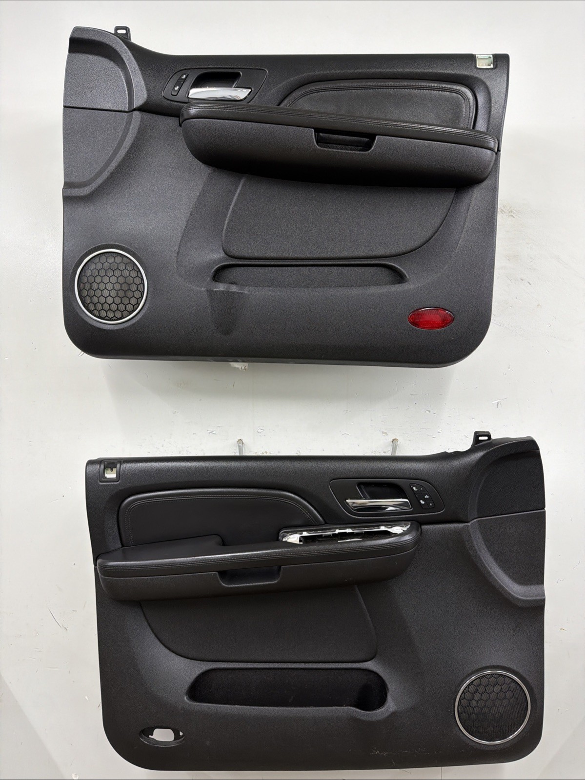 07-09 Cadillac Escalade Set Of Front Interior Power Door Panels OEM Black