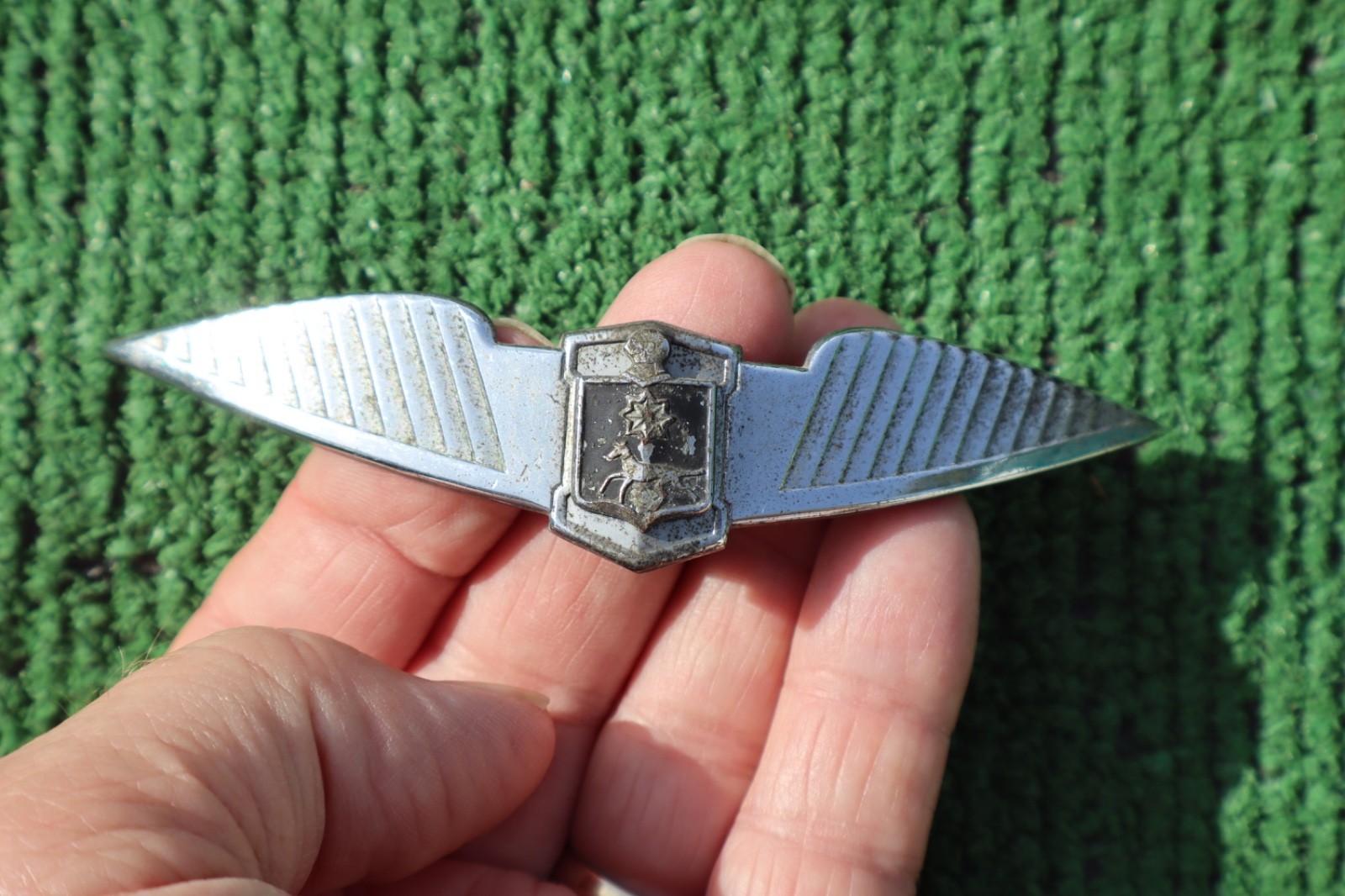 1940 Lasalle radiator emblem with wings 40