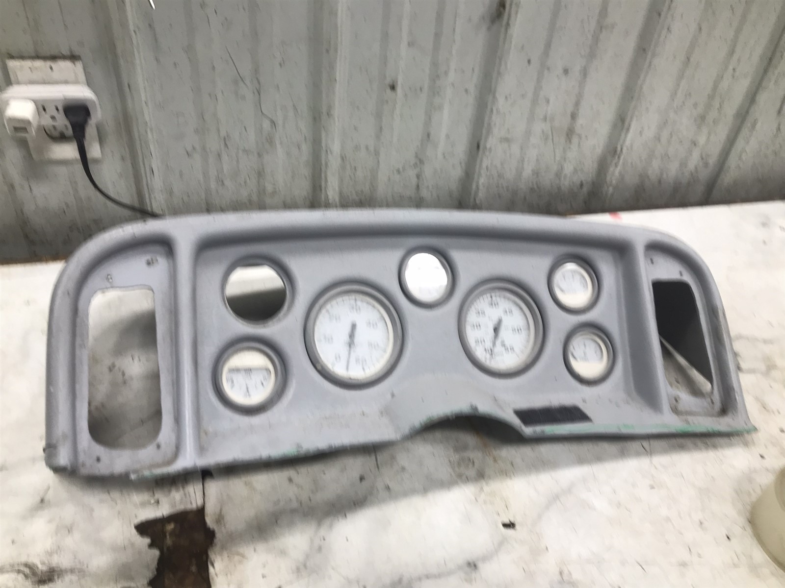 94 Thompson Carrara 2600 Boat dash panel board gauges speedometer tachometer