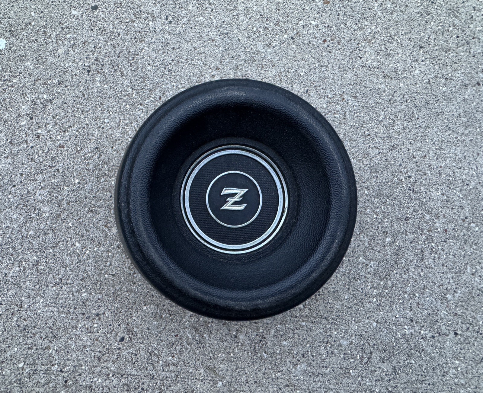 Steering Wheel Horn Pad Button OEM For 77-78 Datsun 280z And Hardware excellent