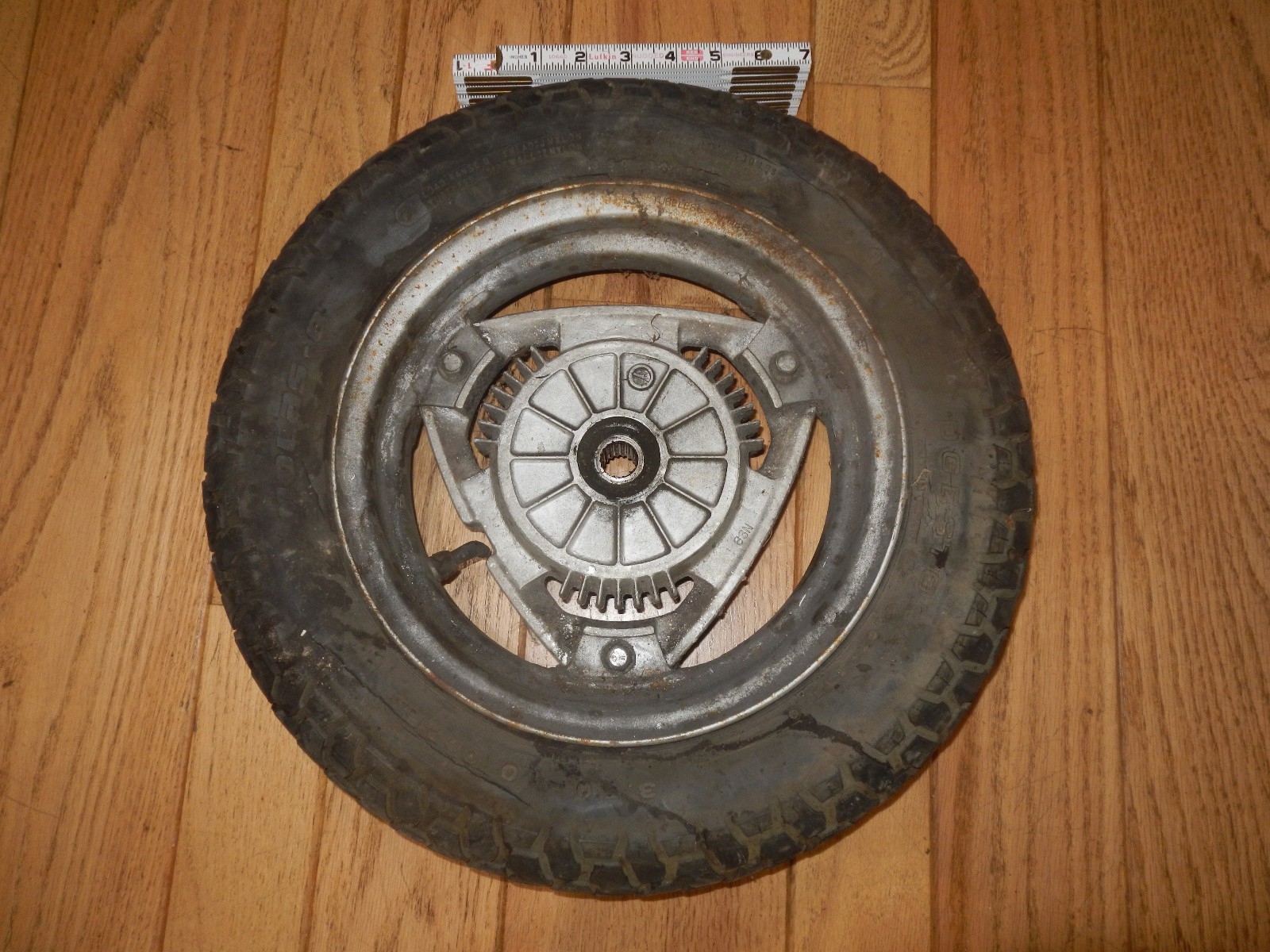 1985 Honda Elite 150 CH150 Deluxe Rear Back Tire Wheel Rim (3.50-10)