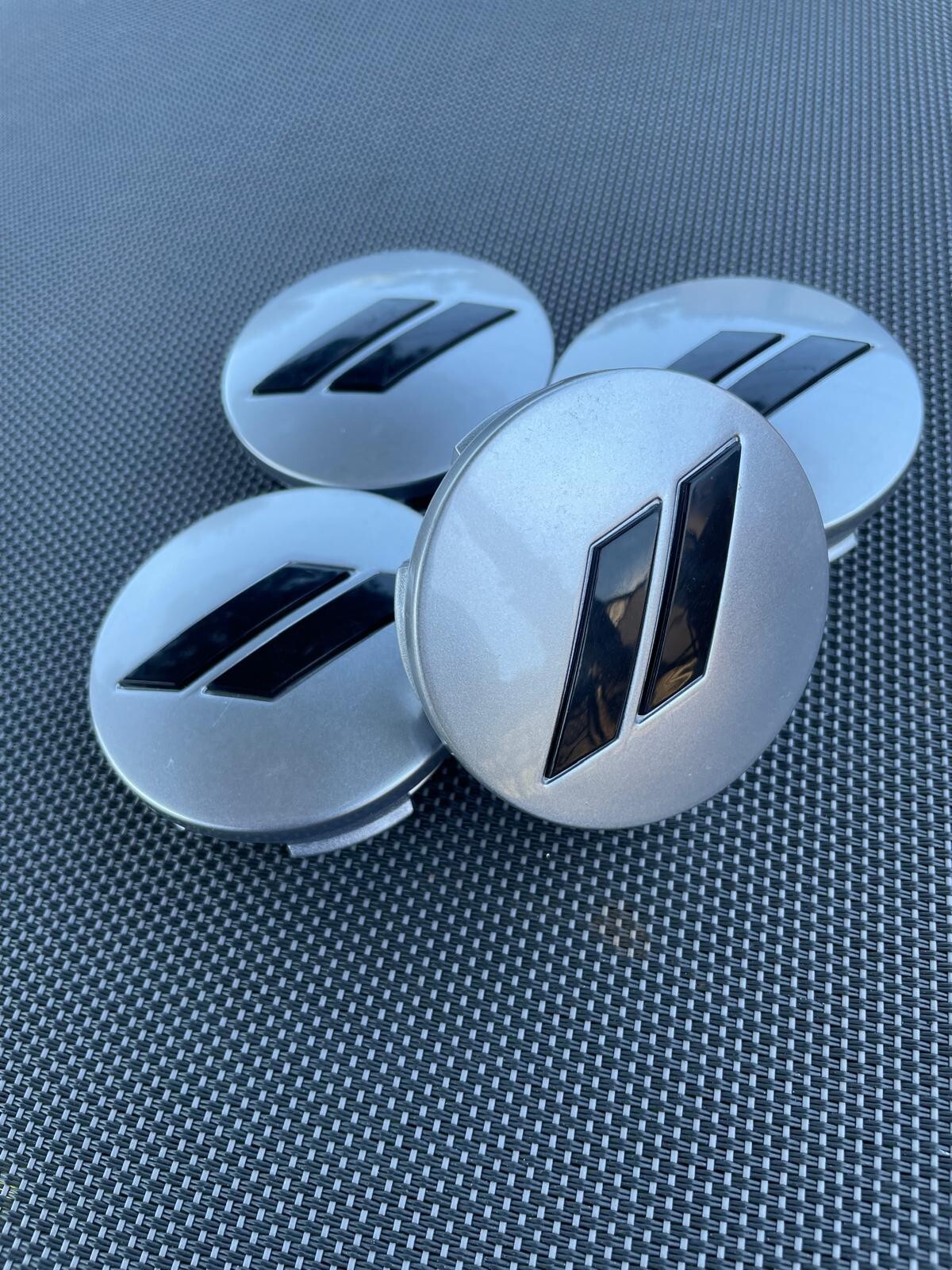 DODGE 4X SILVER 63 mm/2.48 in Wheel Center Caps - Satisfaction Guarantee