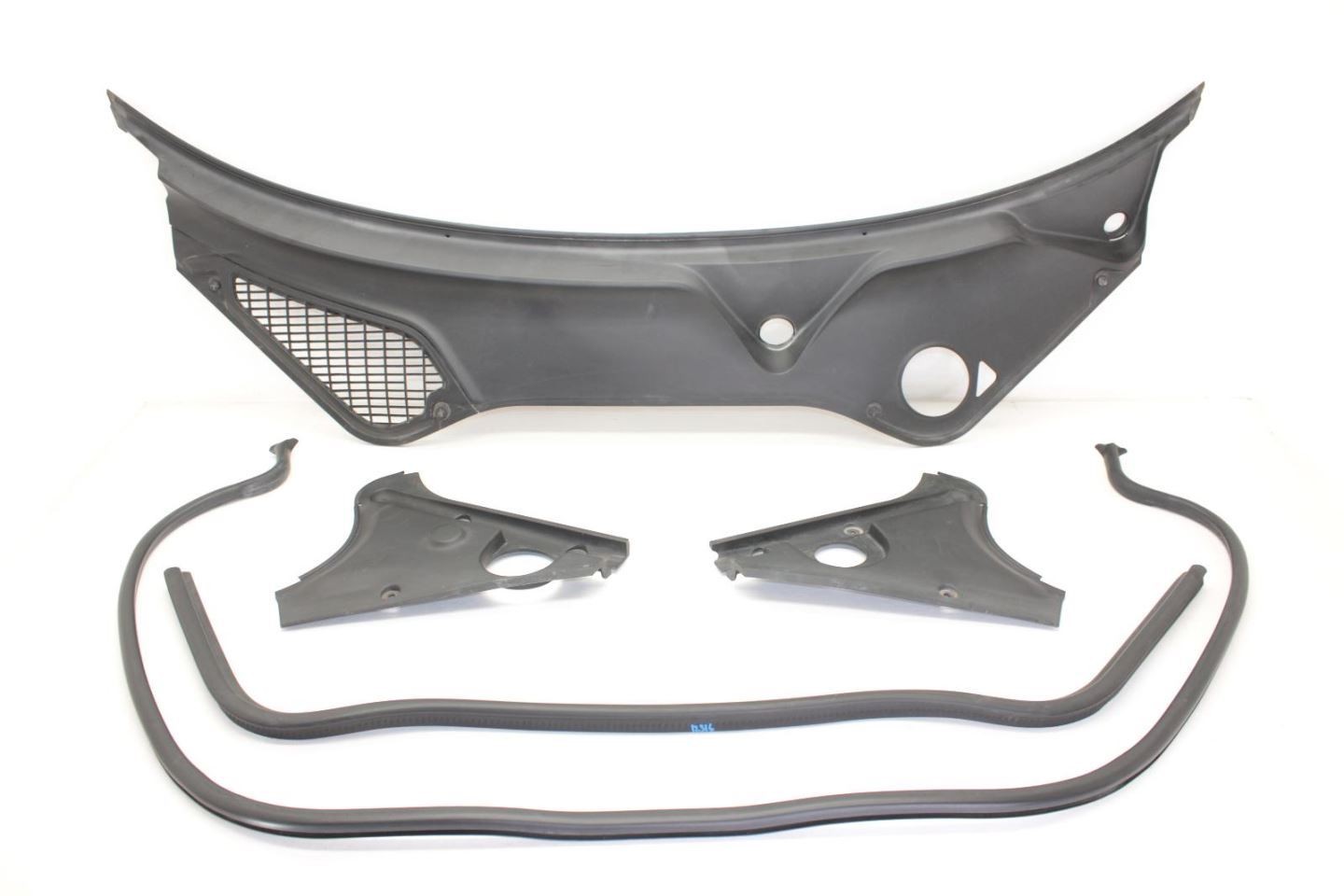 10-13 Porsche Panamera 4.8L AWD Windshield Wiper Cowl Panel 97055556302