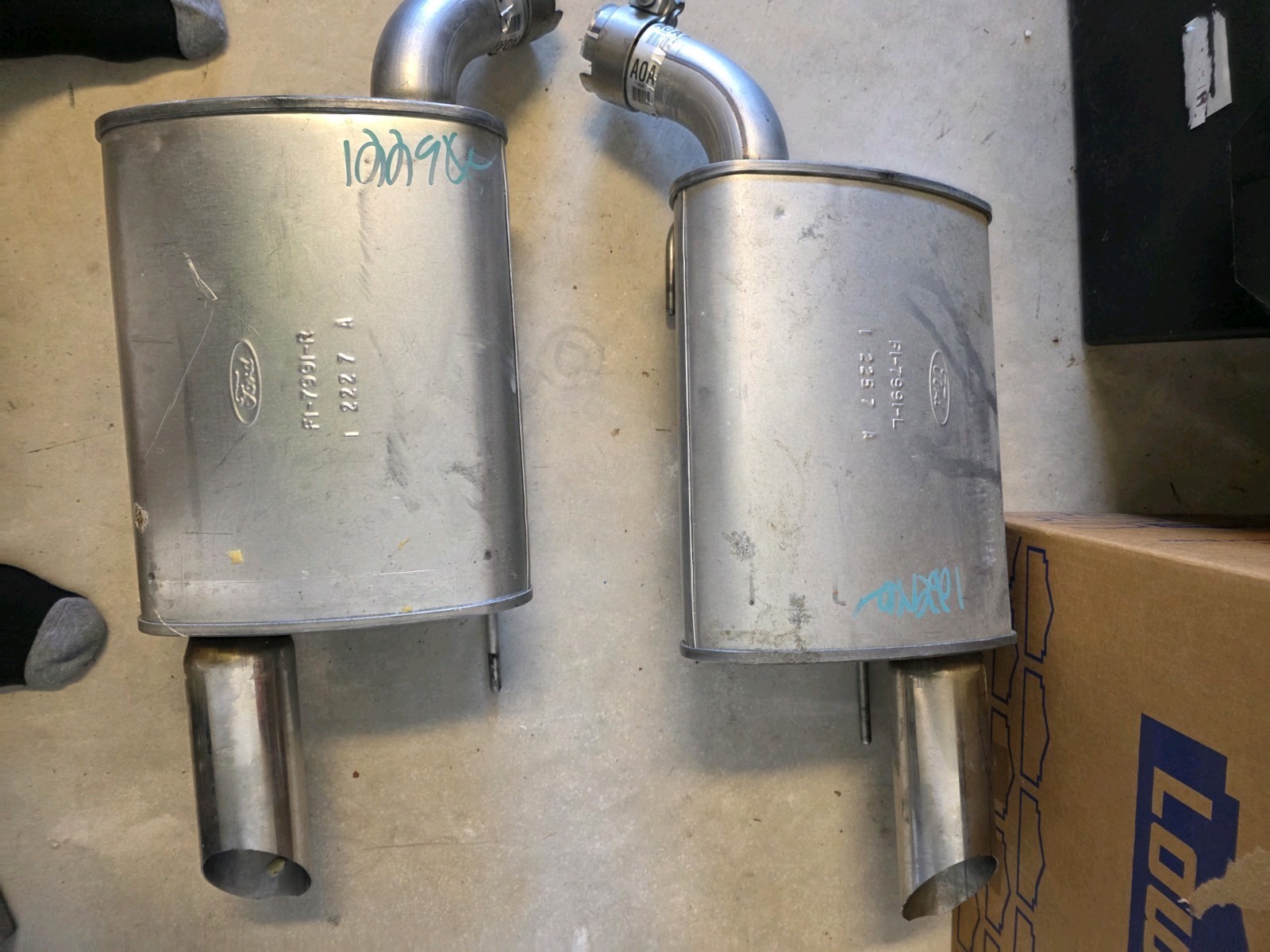 2008 SVT Ford Mustang GT500 Shelby Cobra OEM Mufflers 500 mile take offs