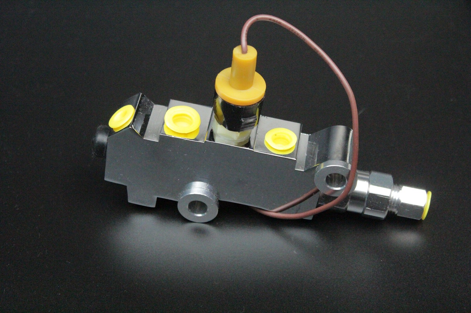 Chrome Universal GM/Ford/Mopar Disc / Disc Brake Proportioning Valve PV4 Chrome Universal GM/Ford/Mopar Disc / Disc Brake Proportioning Valve PV4