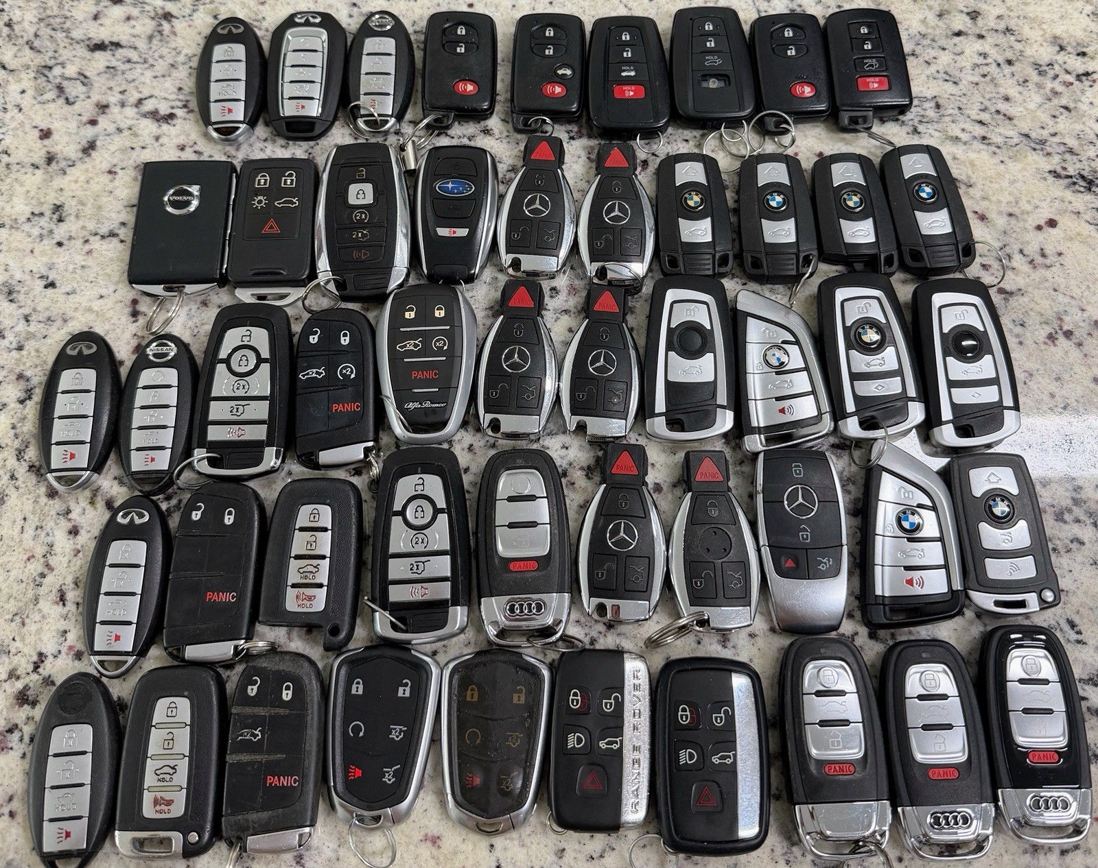 Lot of 50 OEM Car Key Fobs Mix BMW Mercedes Audi Volvo Used Excellent Condition Lot of 50 OEM Car Key Fobs Mix BMW Mercedes Audi Volvo Used Excellent Condition