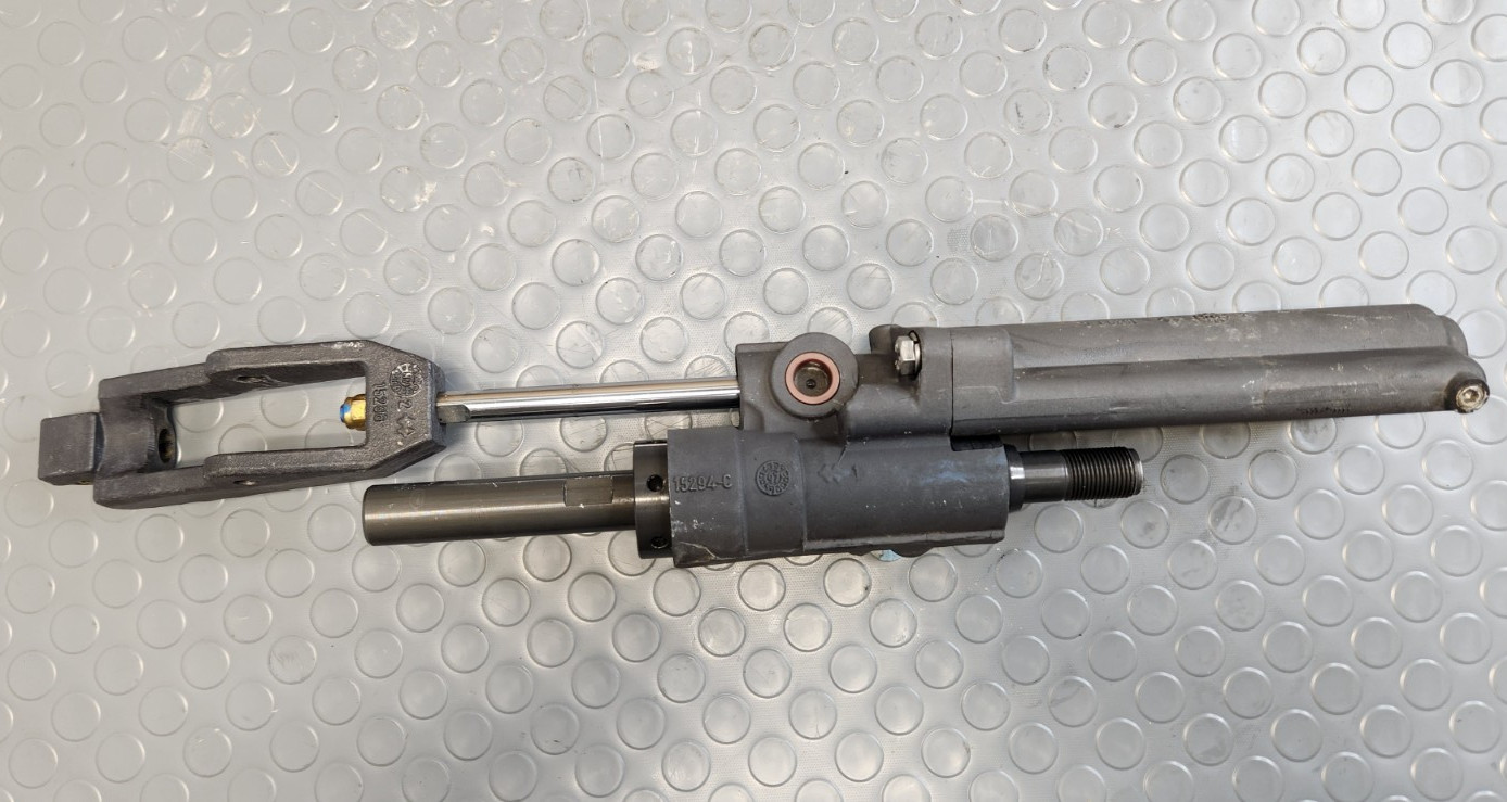 Mercruiser 4.3L Steering Actuator 806034A 1  (2632)