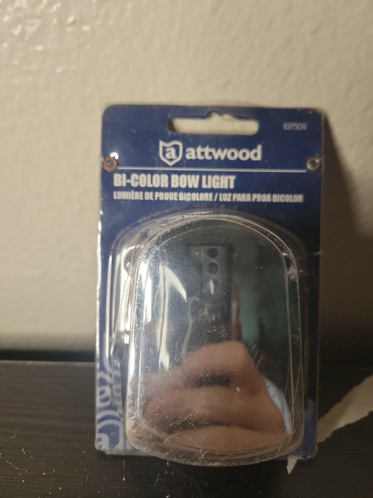 ATTWOOD BI-COLOR BOW LIGHT, Mfg# 6375D6, NEW IN ORIGINAL PACKAGING ATTWOOD BI-COLOR BOW LIGHT, Mfg# 6375D6, NEW IN ORIGINAL PACKAGING