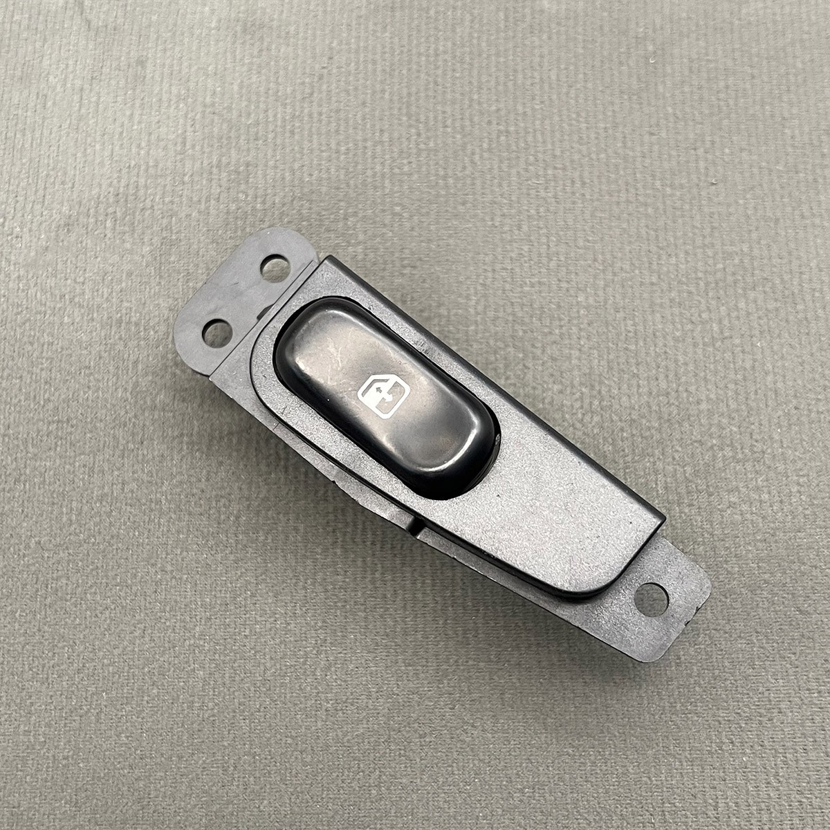 Auto Left Door Power Window Switch Button 67970500 for Ferrari F430 Spider 05-09 Auto Left Door Power Window Switch Button 67970500 for Ferrari F430 Spider 05-09