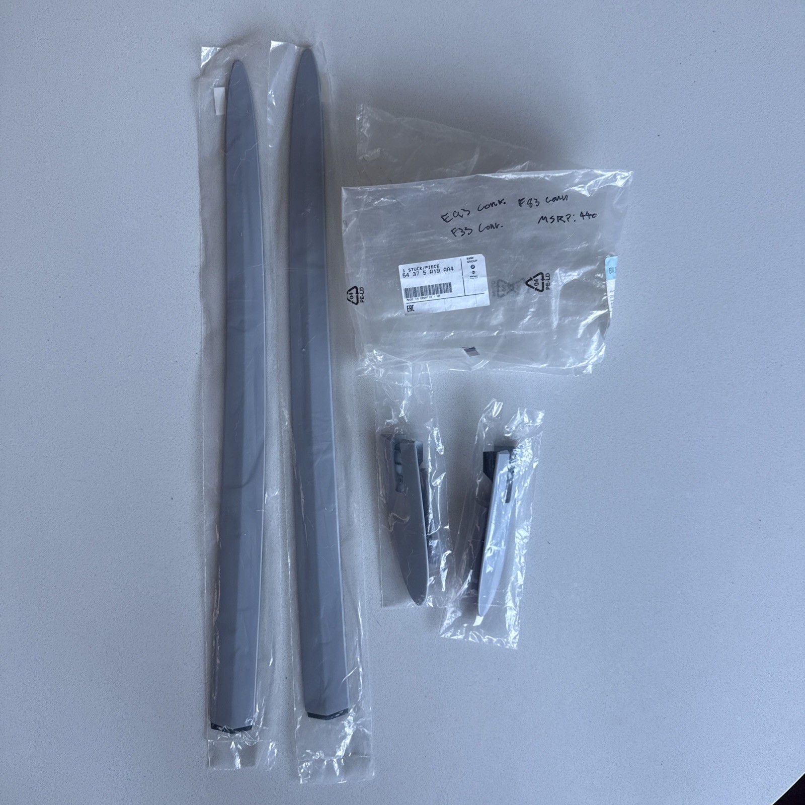 New 2017 - 2020 BMW 430i 440i Convertible Top Hinge Covr Kit 4CT 54375A19AA4 OEM New 2017 - 2020 BMW 430i 440i Convertible Top Hinge Covr Kit 4CT 54375A19AA4 OEM