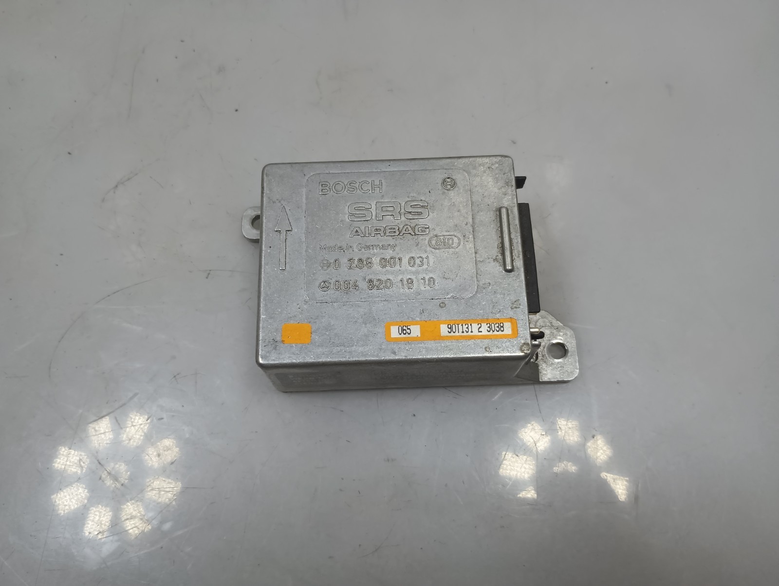 86-91 OEM MERCEDES W126 420SEL Crash Sensor Bosch  0048201810 / 0285001031