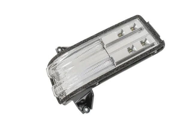 Genuine GM Front Passenger Side Clearance Lamp 84468924